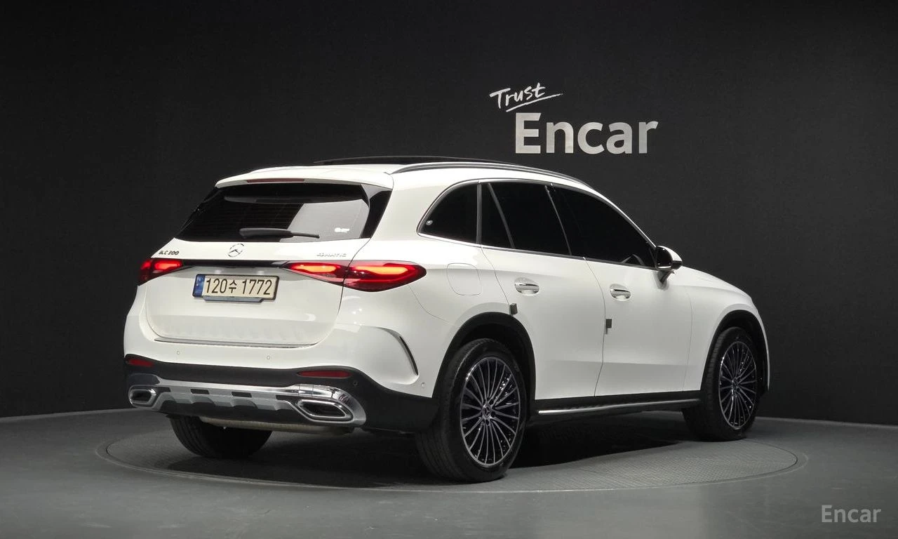 Mercedes-Benz GLC 300 4MATIC* AMG* HEAD UP* 360* ОБДУХВАНЕ* КРАЙНА ЦЕНА, снимка 3 - Автомобили и джипове - 55534511