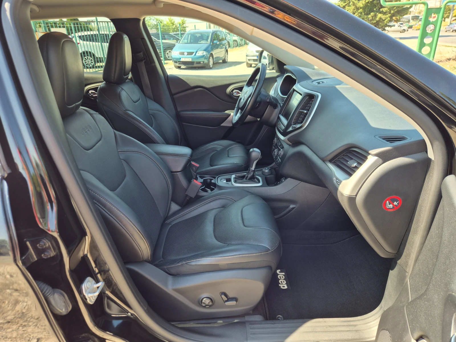Jeep Cherokee 2.2TD 4WD, снимка 9 - Автомобили и джипове - 55611915