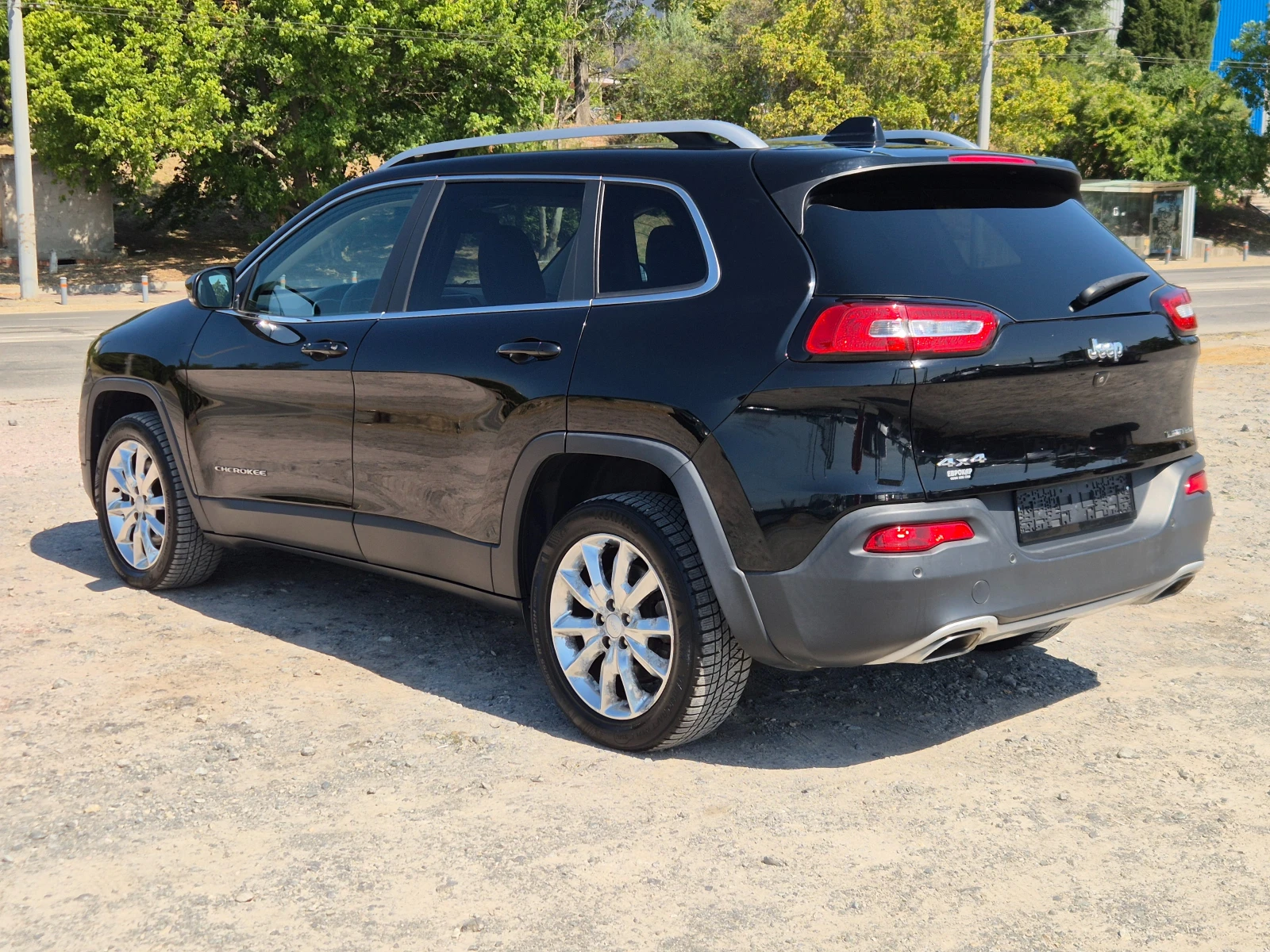 Jeep Cherokee 2.2TD 4WD, снимка 3 - Автомобили и джипове - 55611915