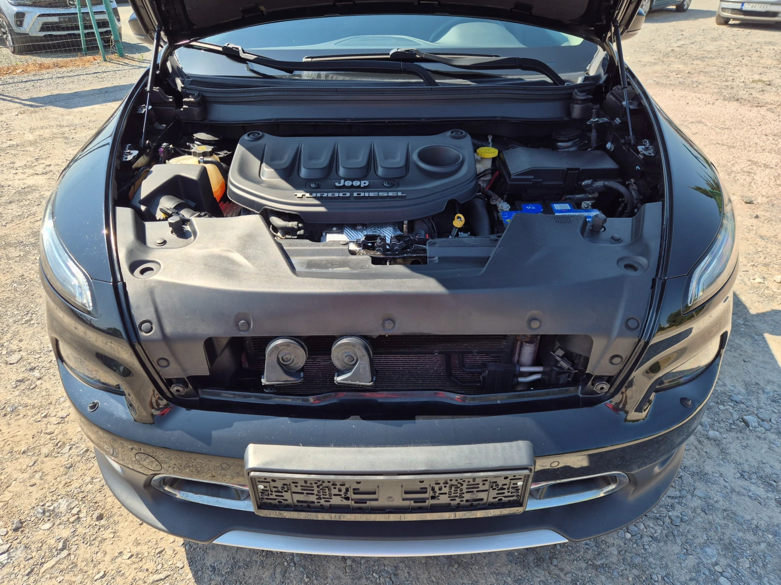 Jeep Cherokee 2.2TD 4WD, снимка 15 - Автомобили и джипове - 55611915