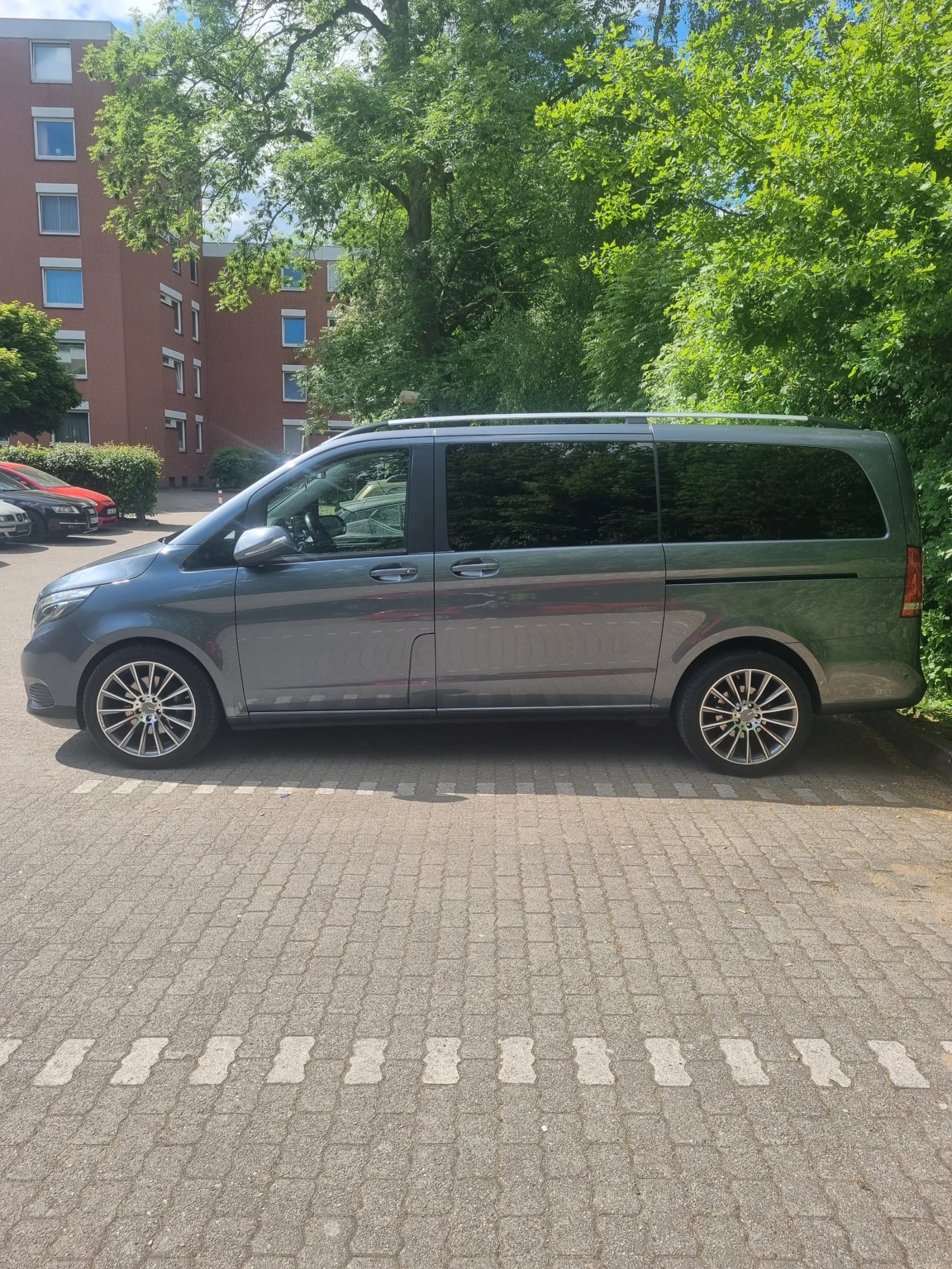 Mercedes-Benz V 250  - изображение 5