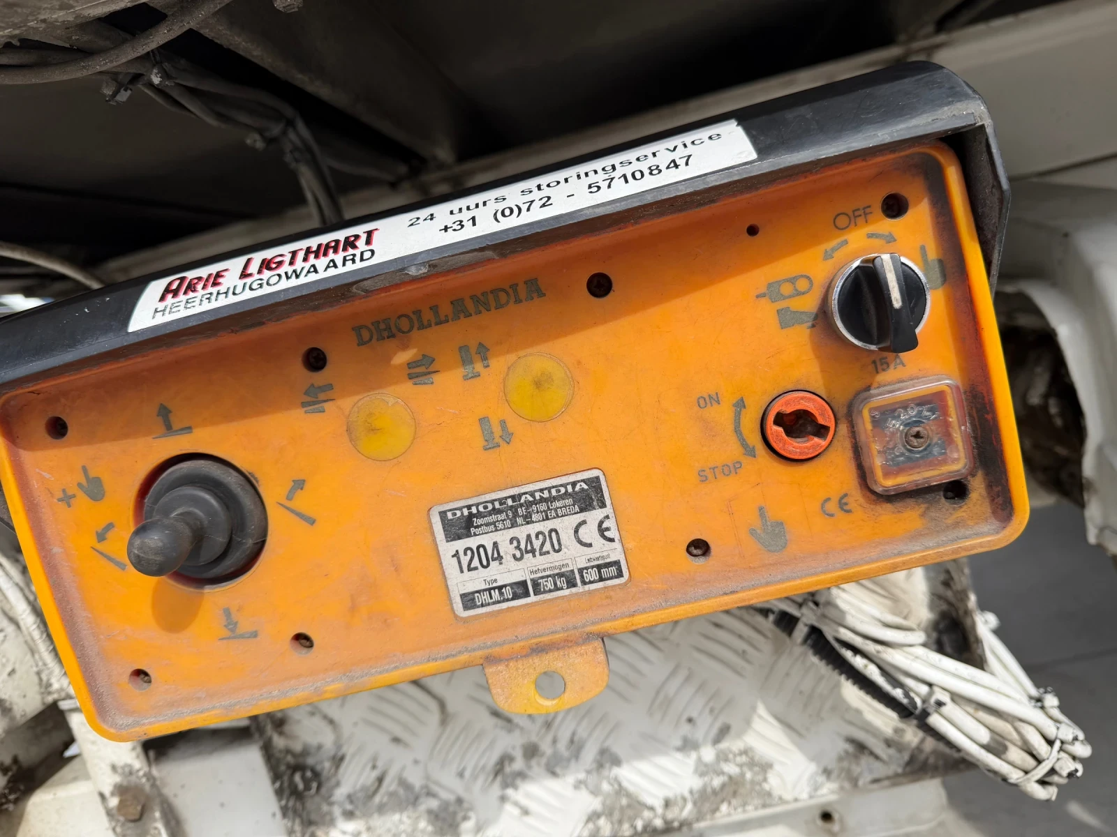 VW Crafter 2.0TDI/Климатик/Падащ борд/, снимка 17 - Бусове и автобуси - 54009287