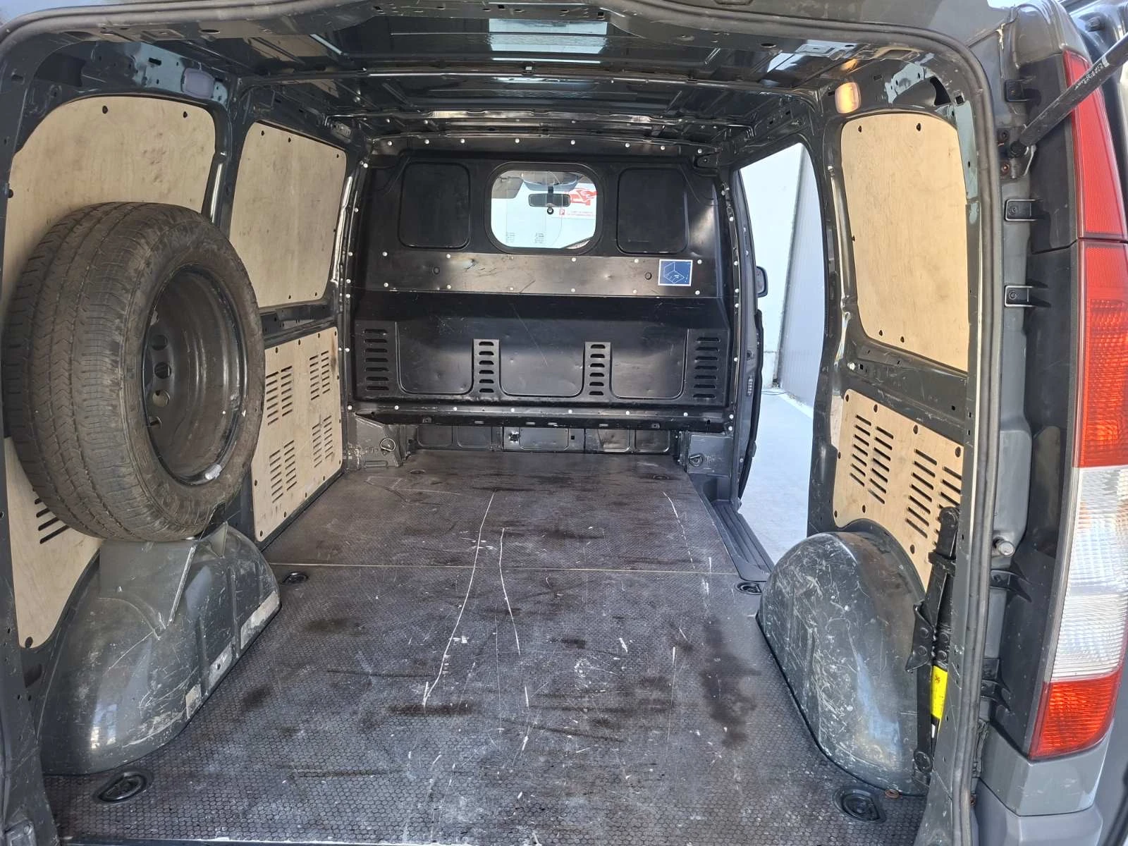 Mercedes-Benz Vito 2.2 CDi, снимка 11 - Бусове и автобуси - 56104364