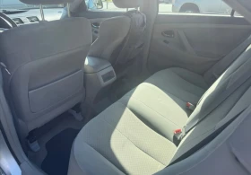 Toyota Camry LE, снимка 11