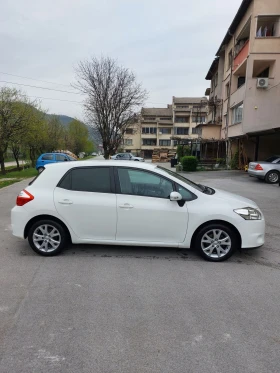 Toyota Auris 1.6, 132 к.с., снимка 2