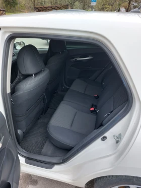 Toyota Auris 1.6, 132 к.с., снимка 7