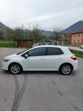 Toyota Auris 1.6, 132 к.с., снимка 1