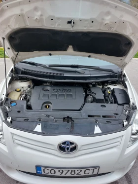 Toyota Auris 1.6, 132 к.с., снимка 9