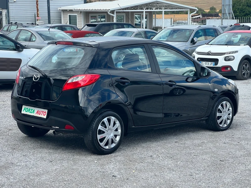 Mazda 2 1.3i, снимка 4 - Автомобили и джипове - 47075793