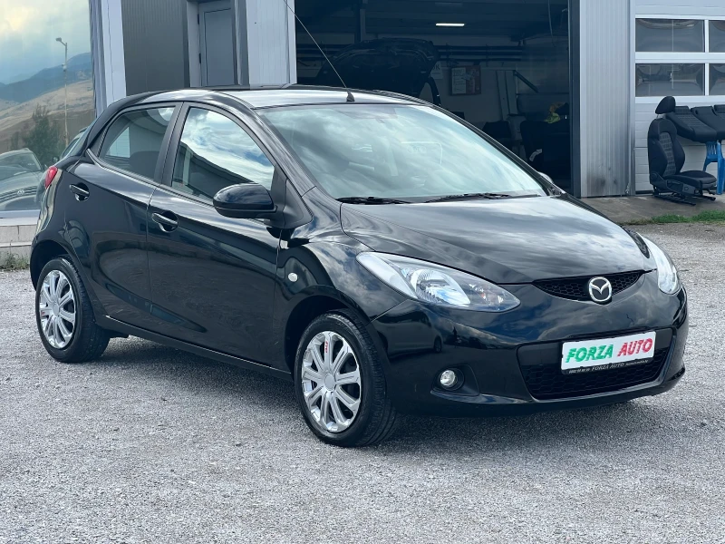 Mazda 2 1.3i, снимка 3 - Автомобили и джипове - 47075793