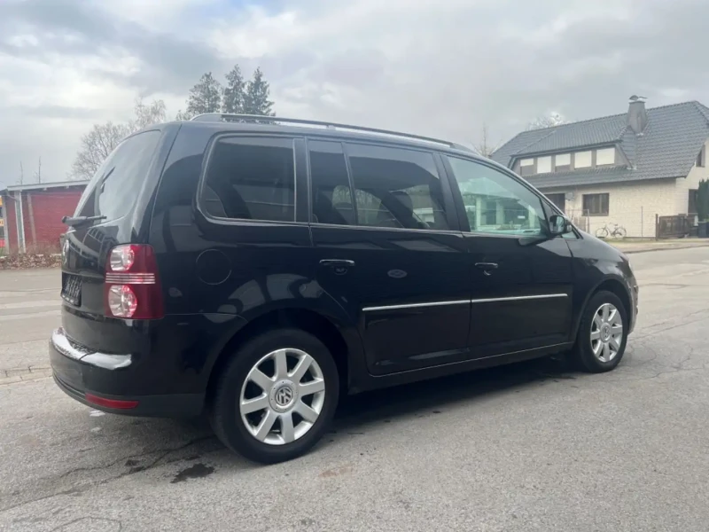 VW Touran 1.9 105, снимка 5 - Автомобили и джипове - 47479759