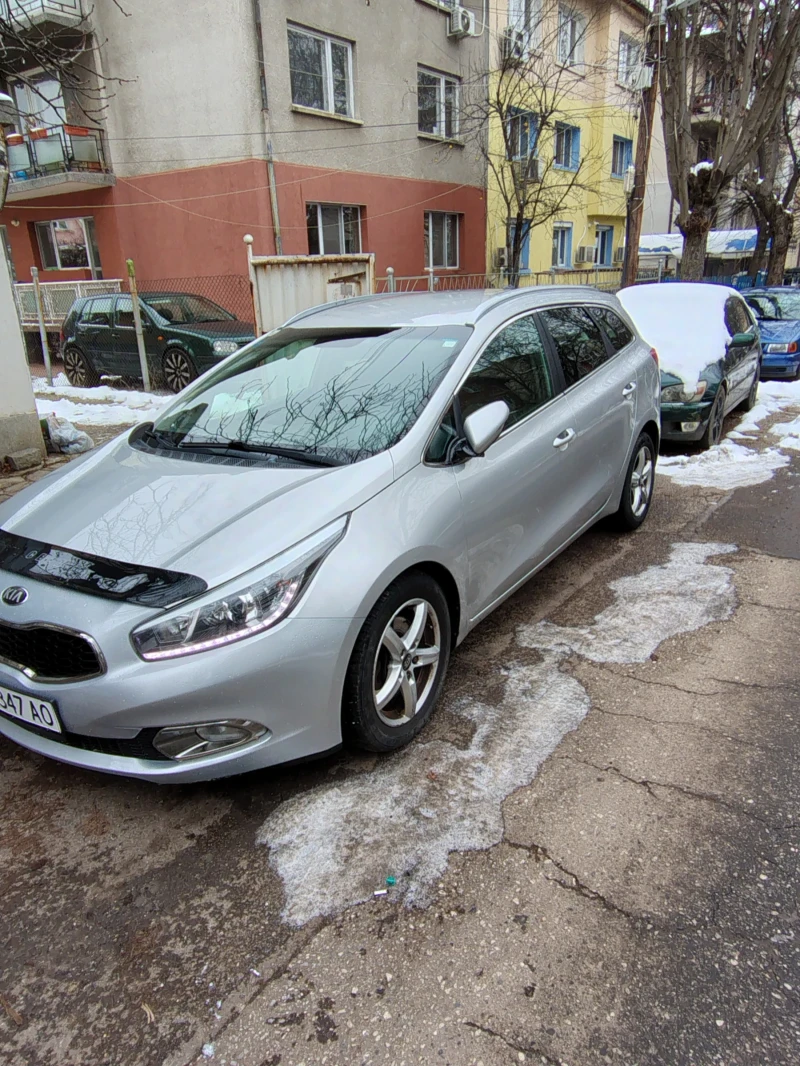 Kia Ceed, снимка 2 - Автомобили и джипове - 48728315