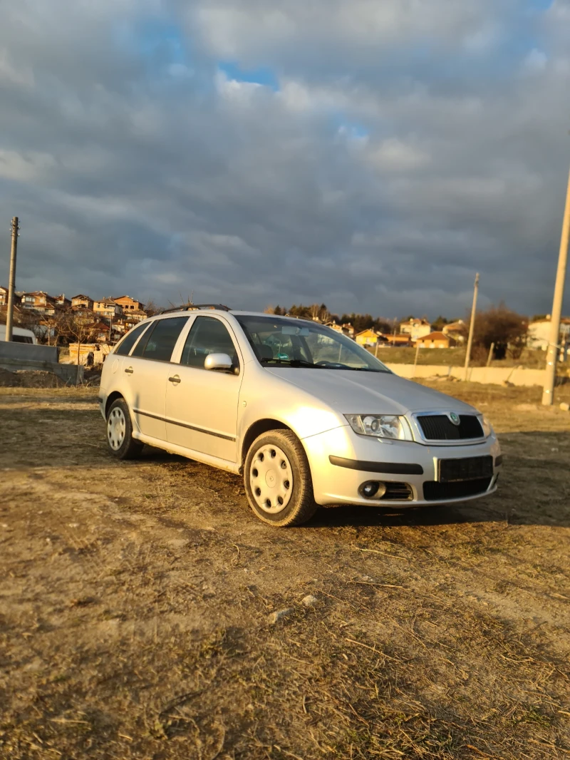 Skoda Fabia, снимка 2 - Автомобили и джипове - 48969277