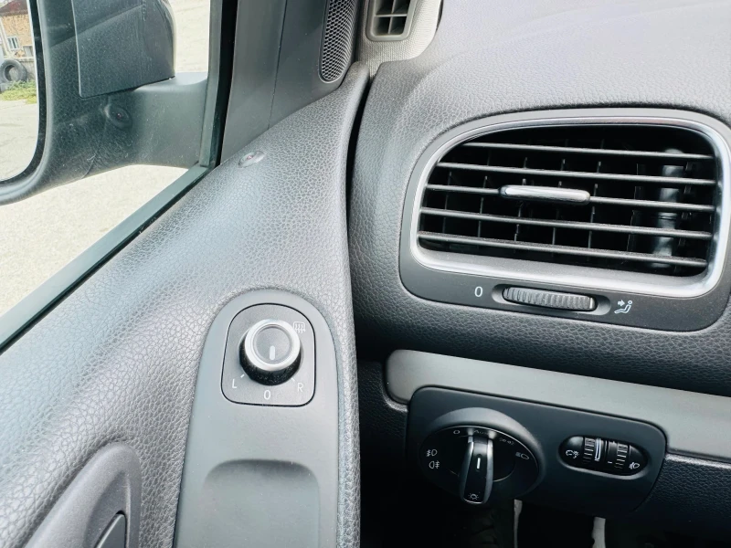 VW Golf 1.4 TFSI / 160 к.с, снимка 17 - Автомобили и джипове - 52618139