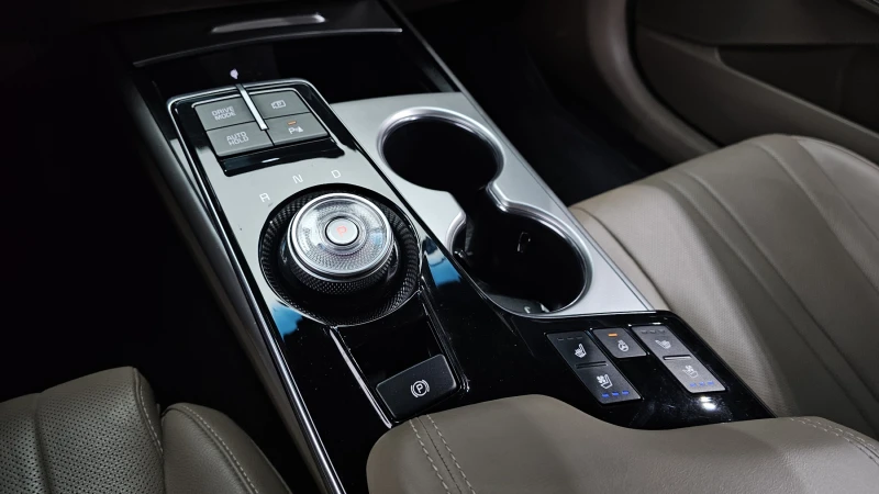 Kia K8 HYBRID NOBLESSE , снимка 9 - Автомобили и джипове - 52537218