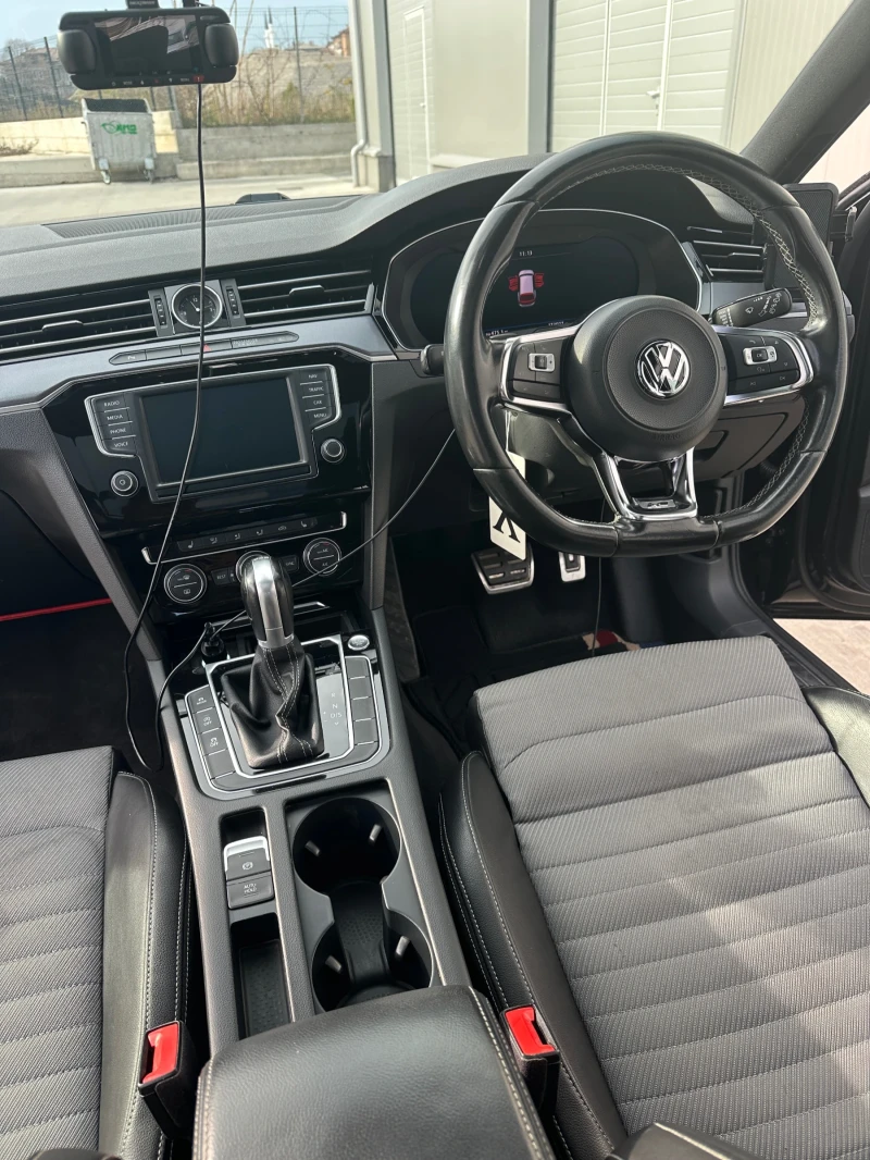 VW Passat, снимка 9 - Автомобили и джипове - 52584607