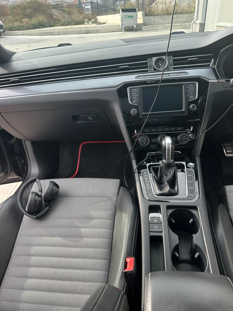 VW Passat, снимка 12 - Автомобили и джипове - 52584607