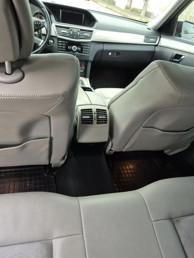 Mercedes-Benz E 250, снимка 16 - Автомобили и джипове - 52819436