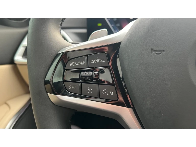 BMW 330 * 330i xDrive/Premium/Low KM/No Accident/CPO * CAR, снимка 15 - Автомобили и джипове - 52819423