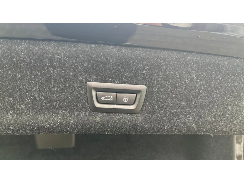 BMW 330 * 330i xDrive/Premium/Low KM/No Accident/CPO * CAR, снимка 14 - Автомобили и джипове - 52819423