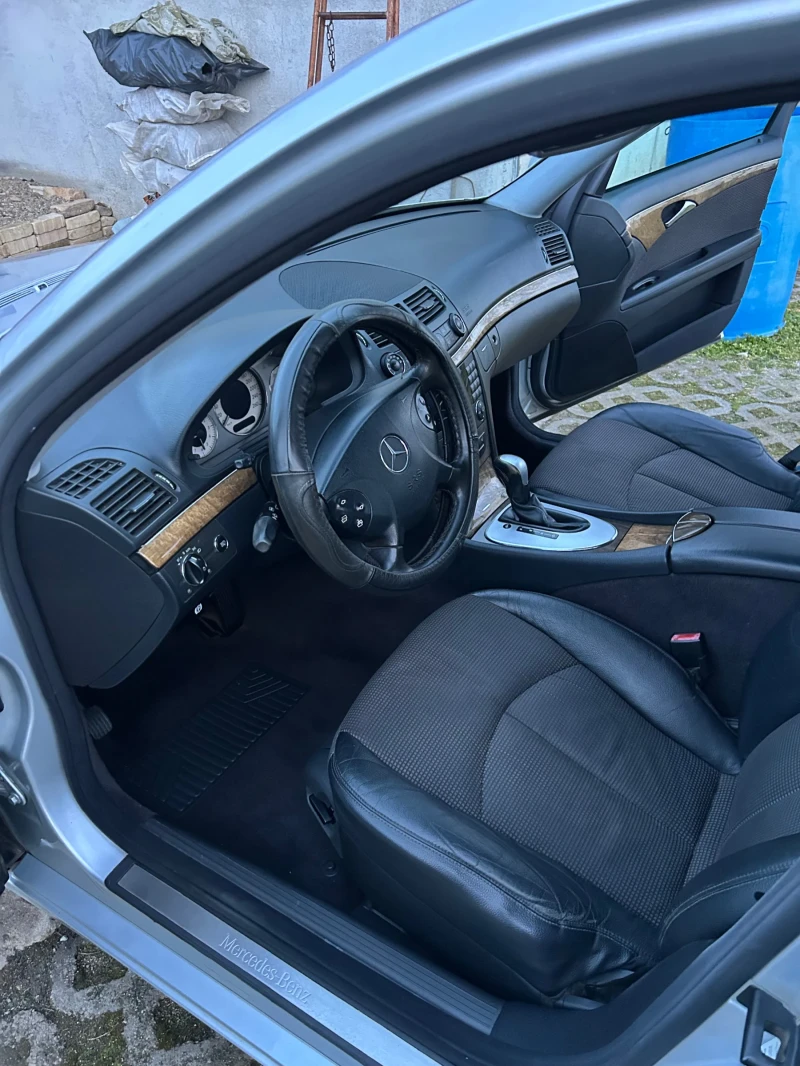 Mercedes-Benz E 280, снимка 8 - Автомобили и джипове - 53270024