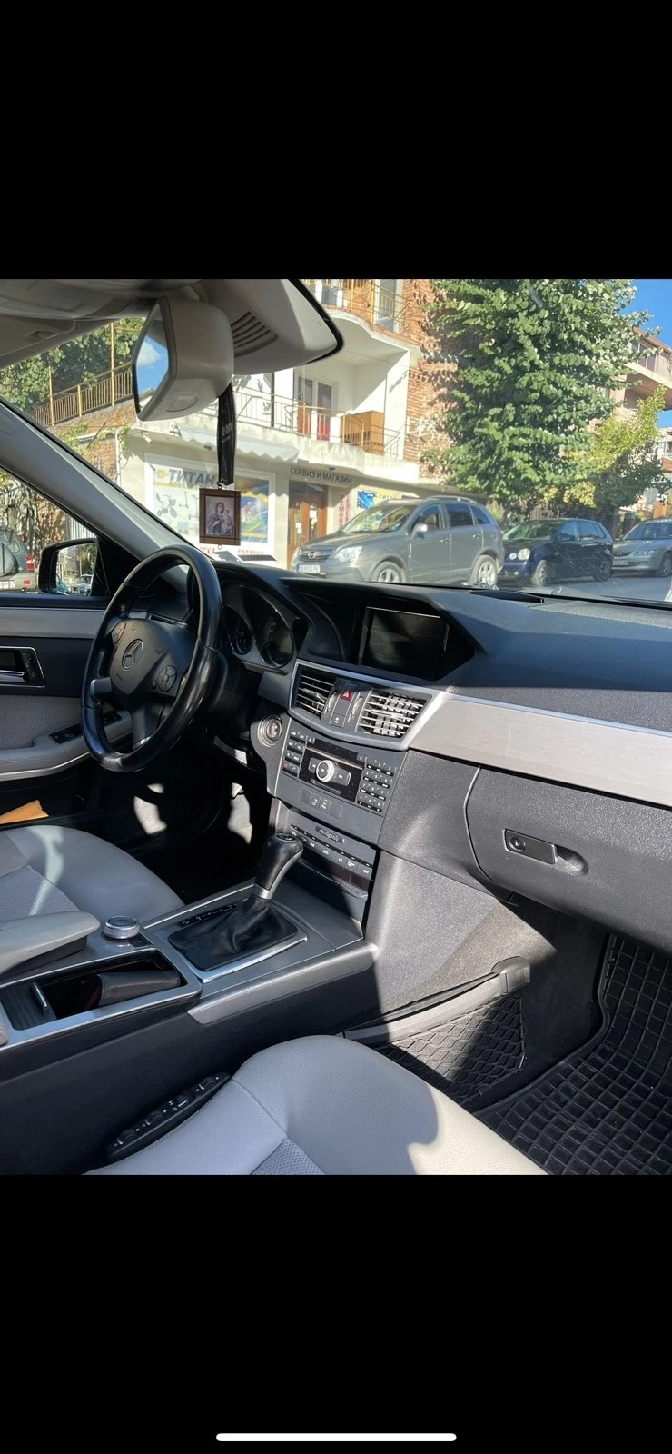 Mercedes-Benz E 250, снимка 3 - Автомобили и джипове - 52700218