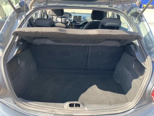 Peugeot 208, снимка 15 - Автомобили и джипове - 54104649