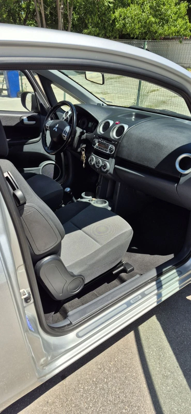 Mitsubishi Colt, снимка 3 - Автомобили и джипове - 54635023