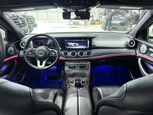 Mercedes-Benz E 300 E 300 4MATIC | Burmester | Panorama | Distronic | , снимка 6 - Автомобили и джипове - 55200152