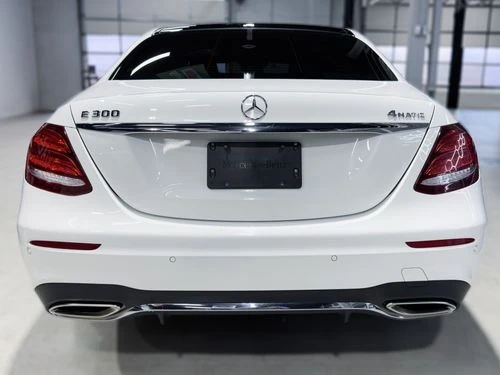 Mercedes-Benz E 300 E 300 4MATIC | Burmester | Panorama | Distronic | , снимка 4 - Автомобили и джипове - 55200152