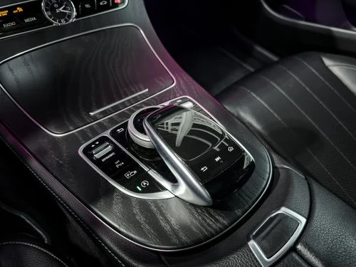 Mercedes-Benz E 300 E 300 4MATIC | Burmester | Panorama | Distronic | , снимка 13 - Автомобили и джипове - 55200152