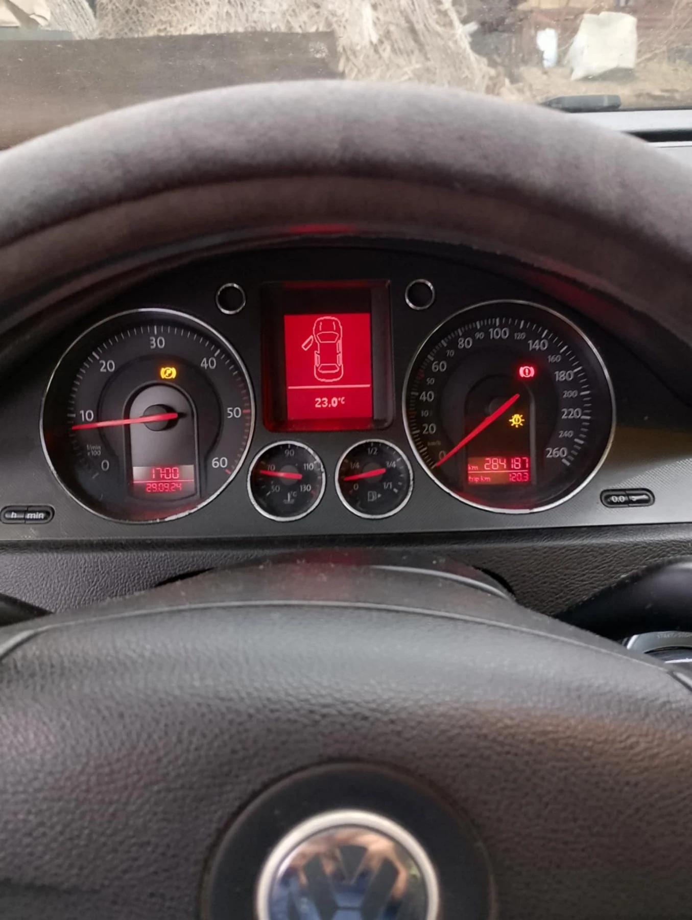 VW Passat 1.9 TDI 105 к.с. - изображение 8