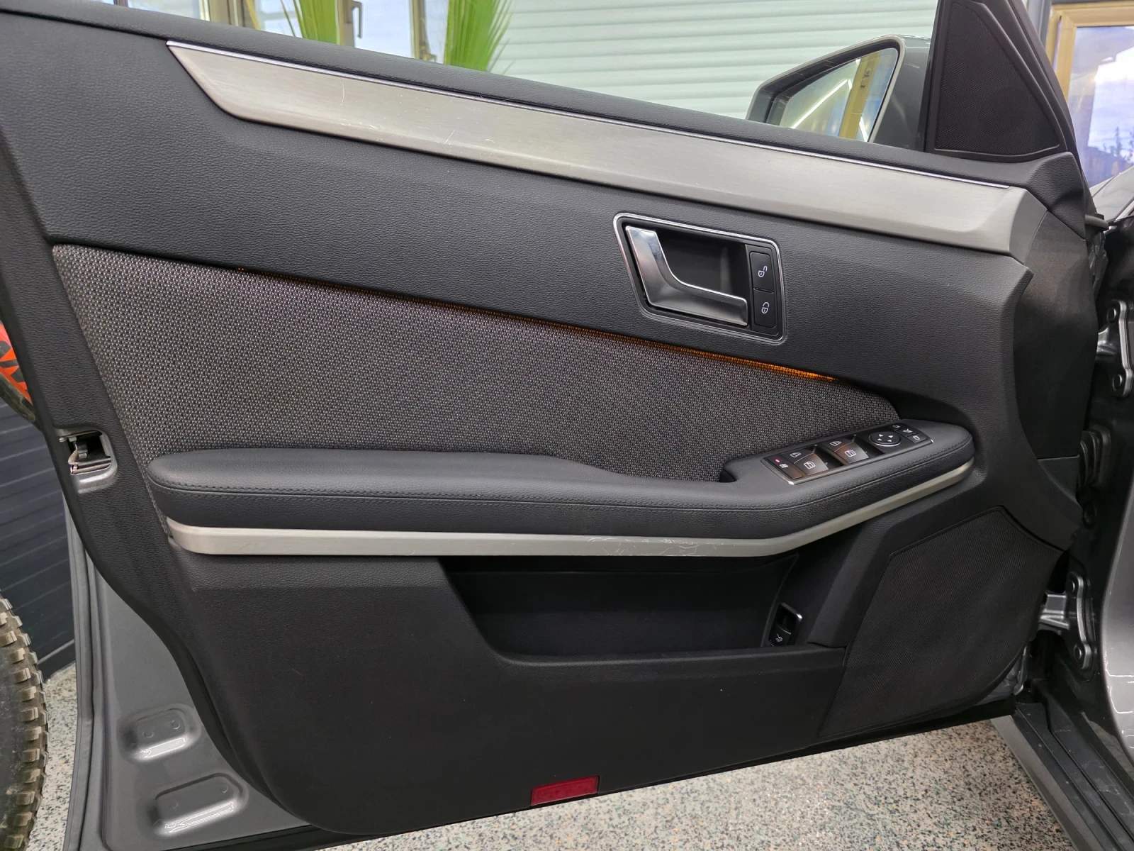 Mercedes-Benz E 350 4Matik Facelift Distronik - изображение 10