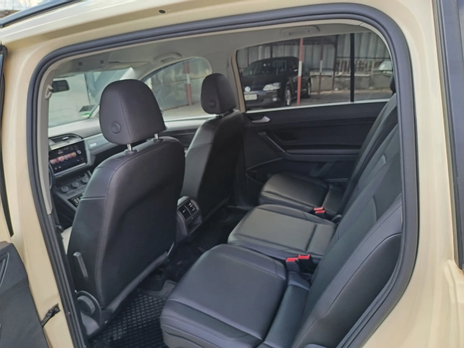 VW Touran  - изображение 7