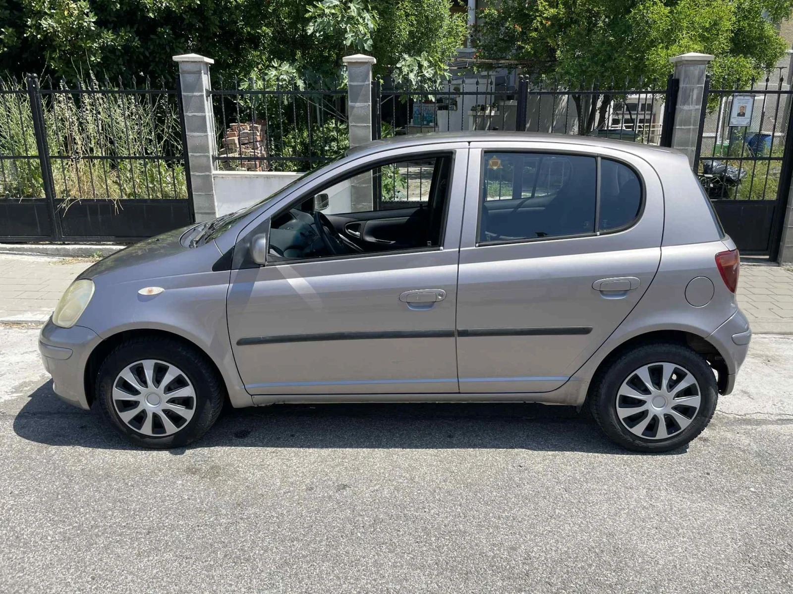Toyota Yaris  - изображение 3