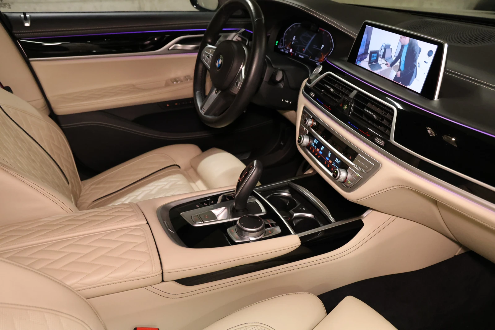 BMW 750 d Long xDrive M-Paket Individual | Mobile.bg   14