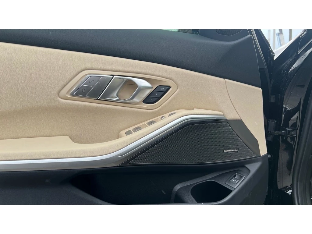 BMW 330 * 330i xDrive/Premium/Low KM/No Accident/CPO * CAR | Mobile.bg � ����������� 11