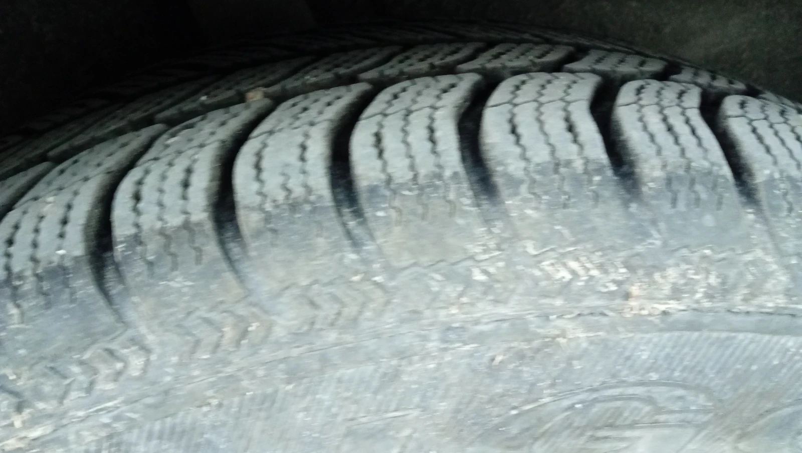 VW Golf 1.9.90коня, снимка 8 - Автомобили и джипове - 53845549