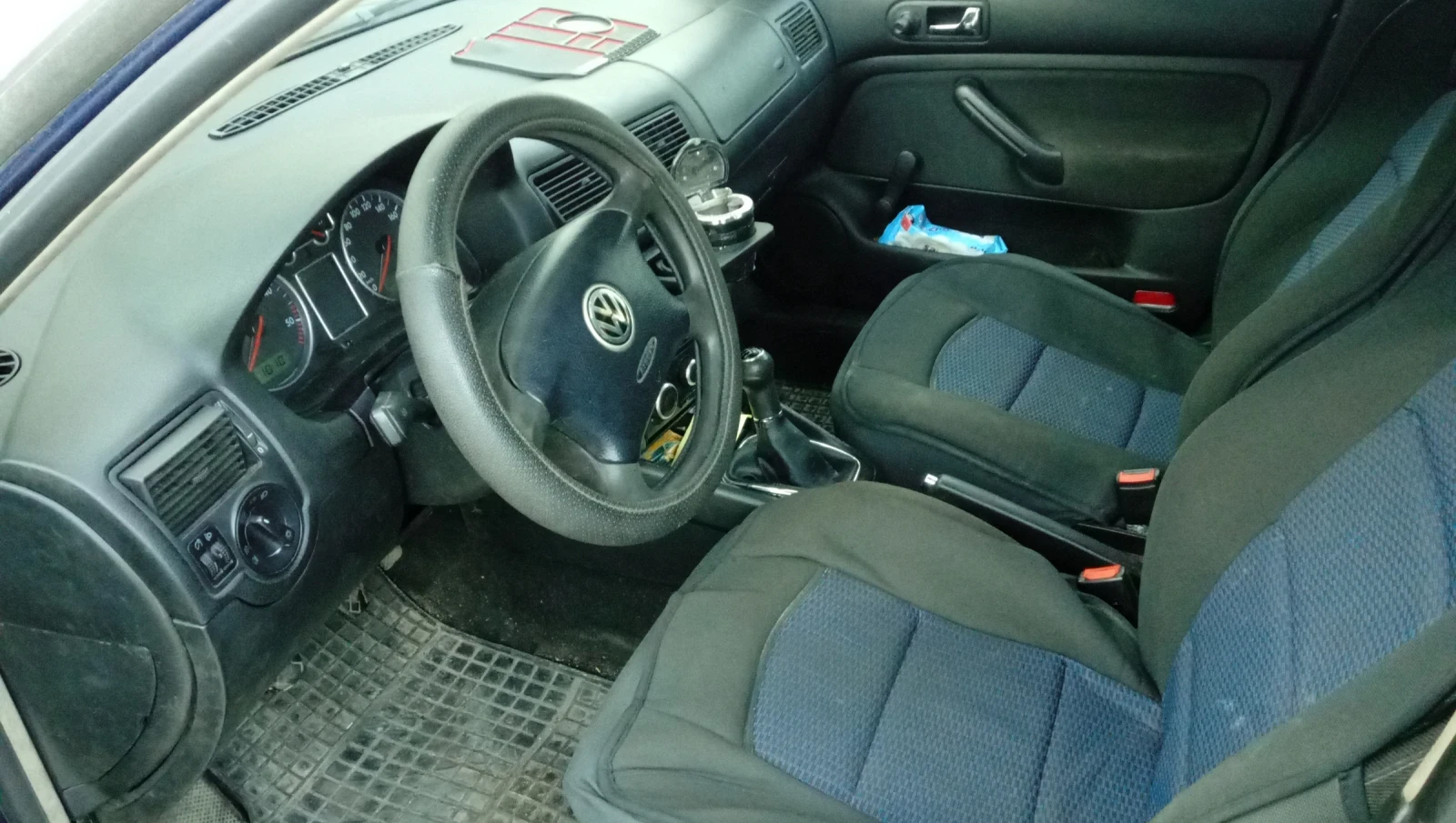 VW Golf 1.9.90коня, снимка 5 - Автомобили и джипове - 53845549