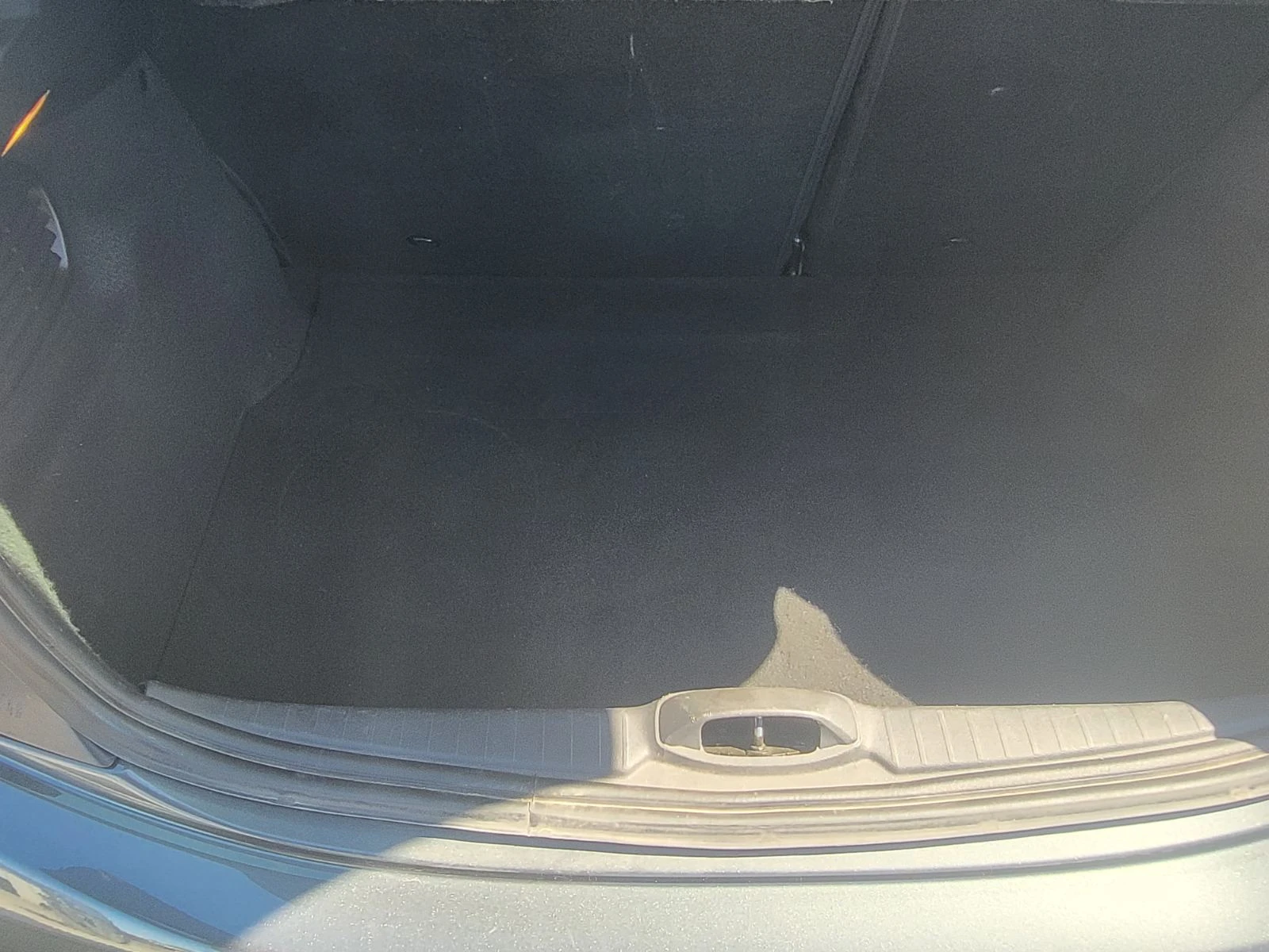 Peugeot 208 1.2i, снимка 10 - Автомобили и джипове - 54104649