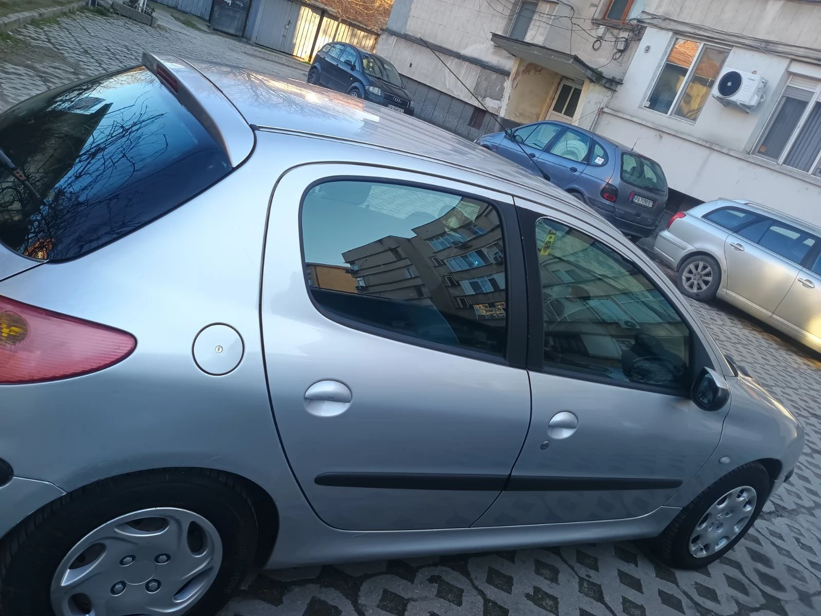 Peugeot 206 HDI, снимка 4 - Автомобили и джипове - 54387431