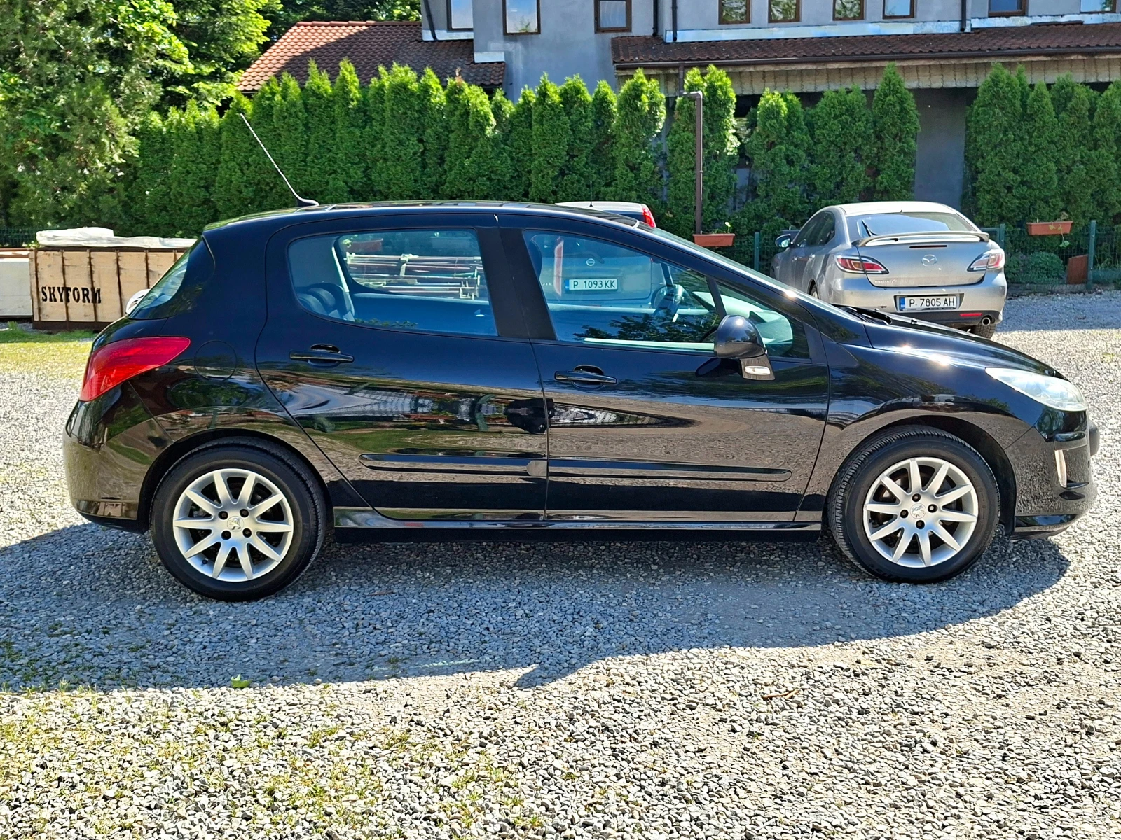 Peugeot 308 1.6i ПАНОРАМА/CAR PLAY/JBL, снимка 4 - Автомобили и джипове - 54555941