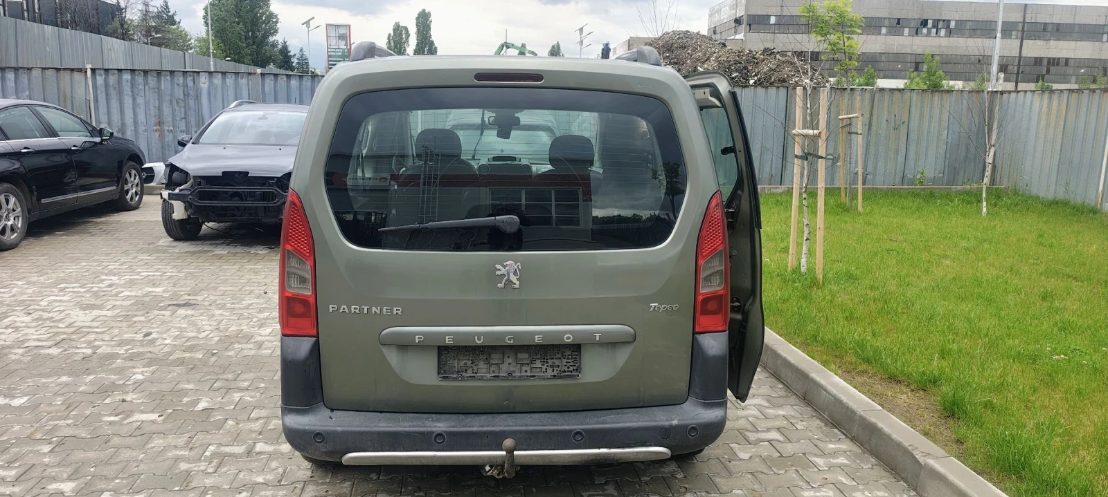 Peugeot Partner 1.6HDI/110k.c., снимка 3 - Автомобили и джипове - 54680433
