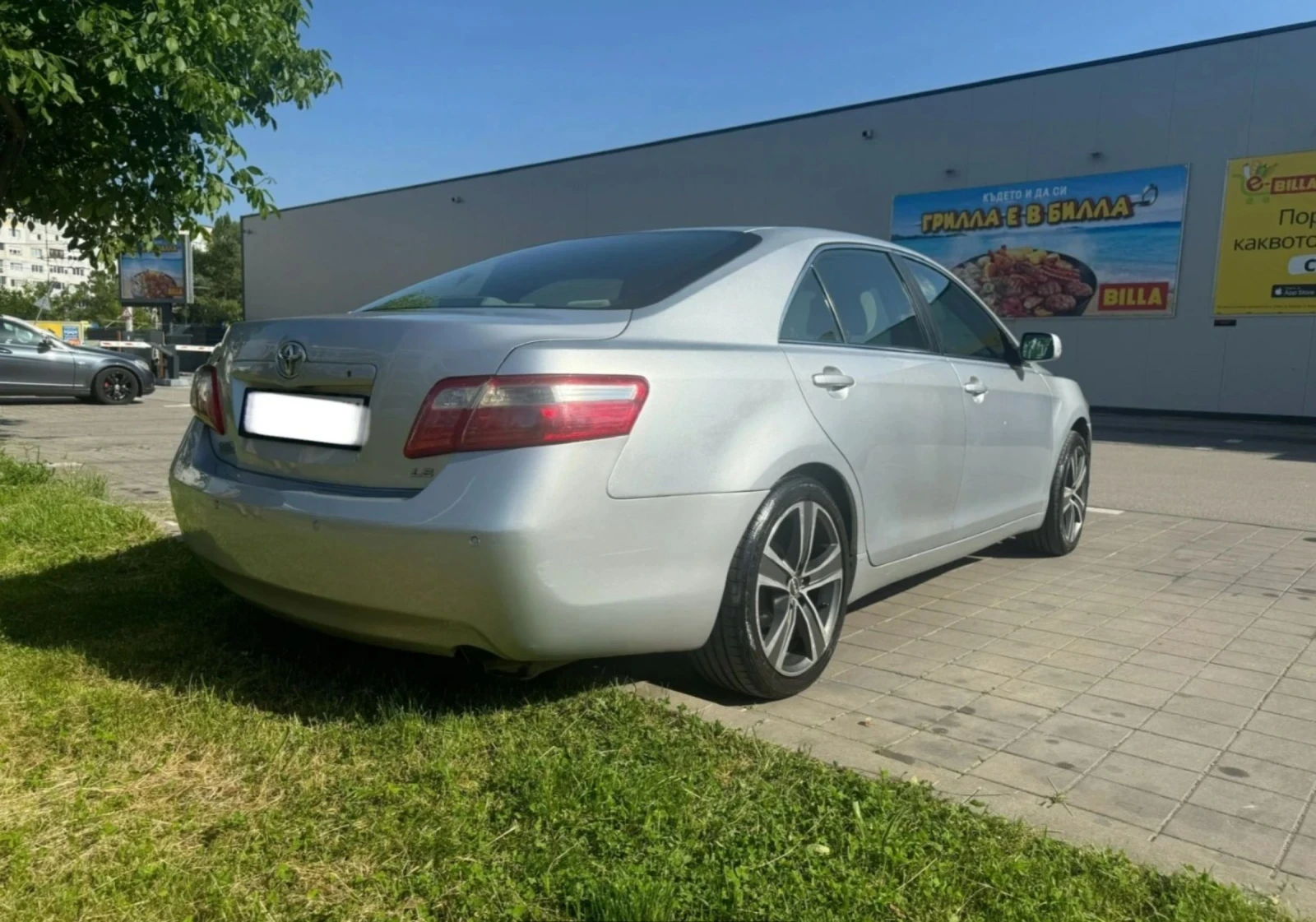 Toyota Camry LE, снимка 7 - Автомобили и джипове - 54749328