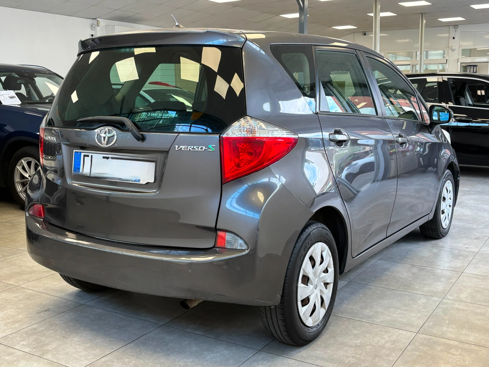 Toyota Verso S 1.3i, снимка 2 - Автомобили и джипове - 54790536