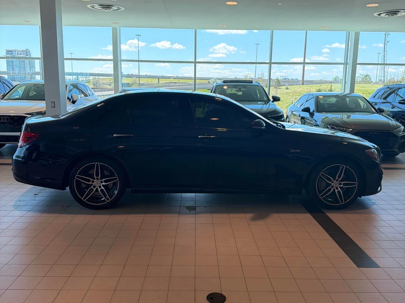 Mercedes-Benz E 43 AMG УНИКАТ* CARFAX, снимка 3 - Автомобили и джипове - 54882926