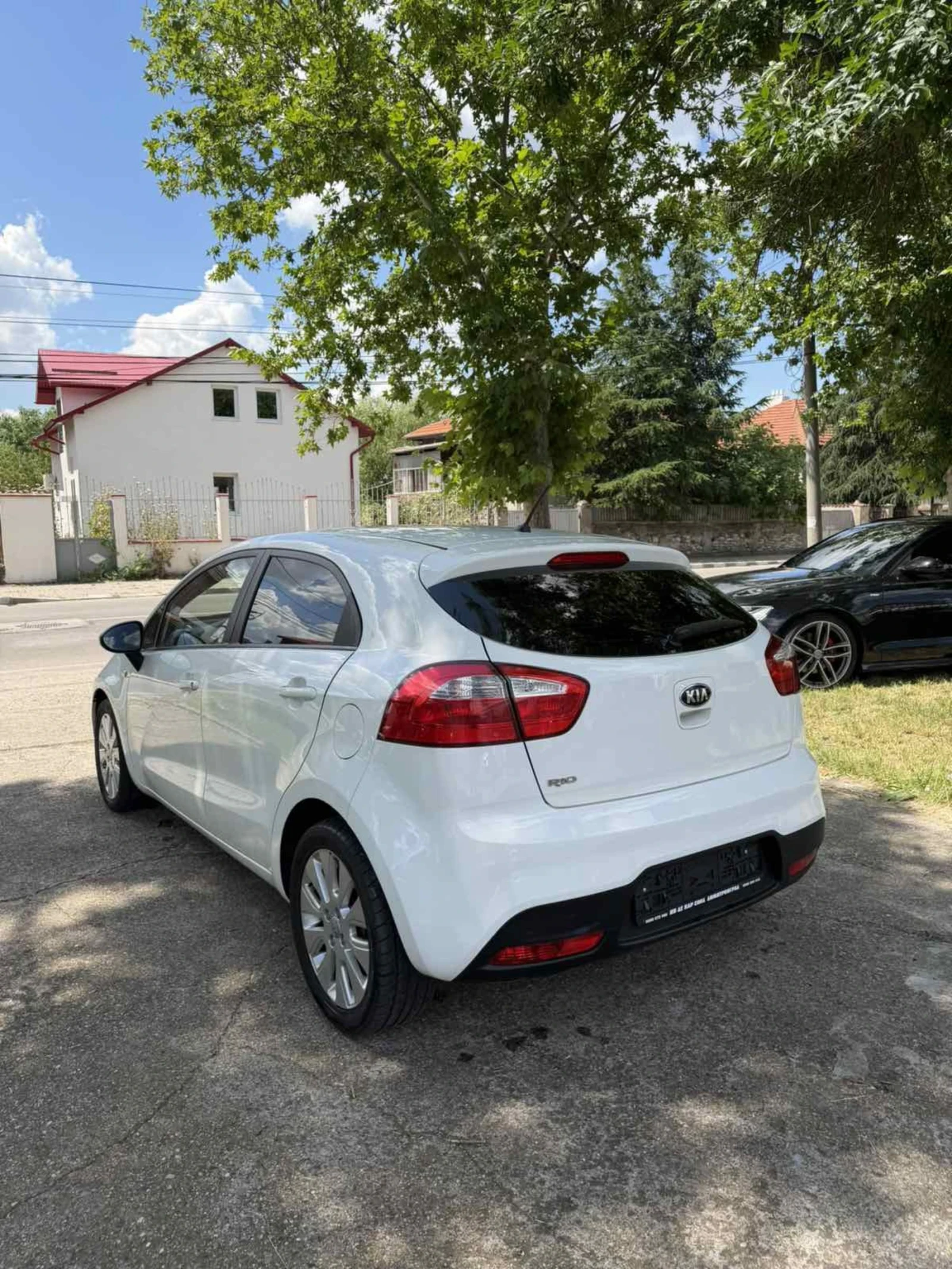 Kia Rio, снимка 8 - Автомобили и джипове - 55096992