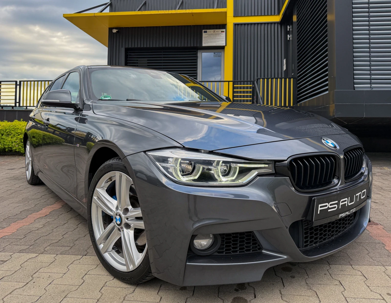 BMW 335 М-Пакет NBT EVO / Full LED, снимка 6 - Автомобили и джипове - 55160344