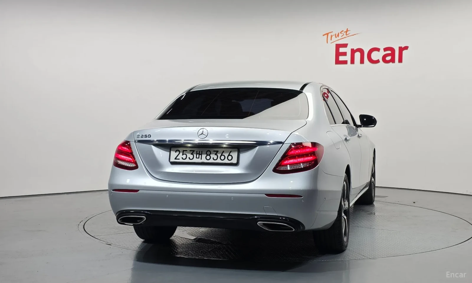 Mercedes-Benz E 250 UNIKAT* 2020* 22000KM!!!, снимка 4 - Автомобили и джипове - 55170404