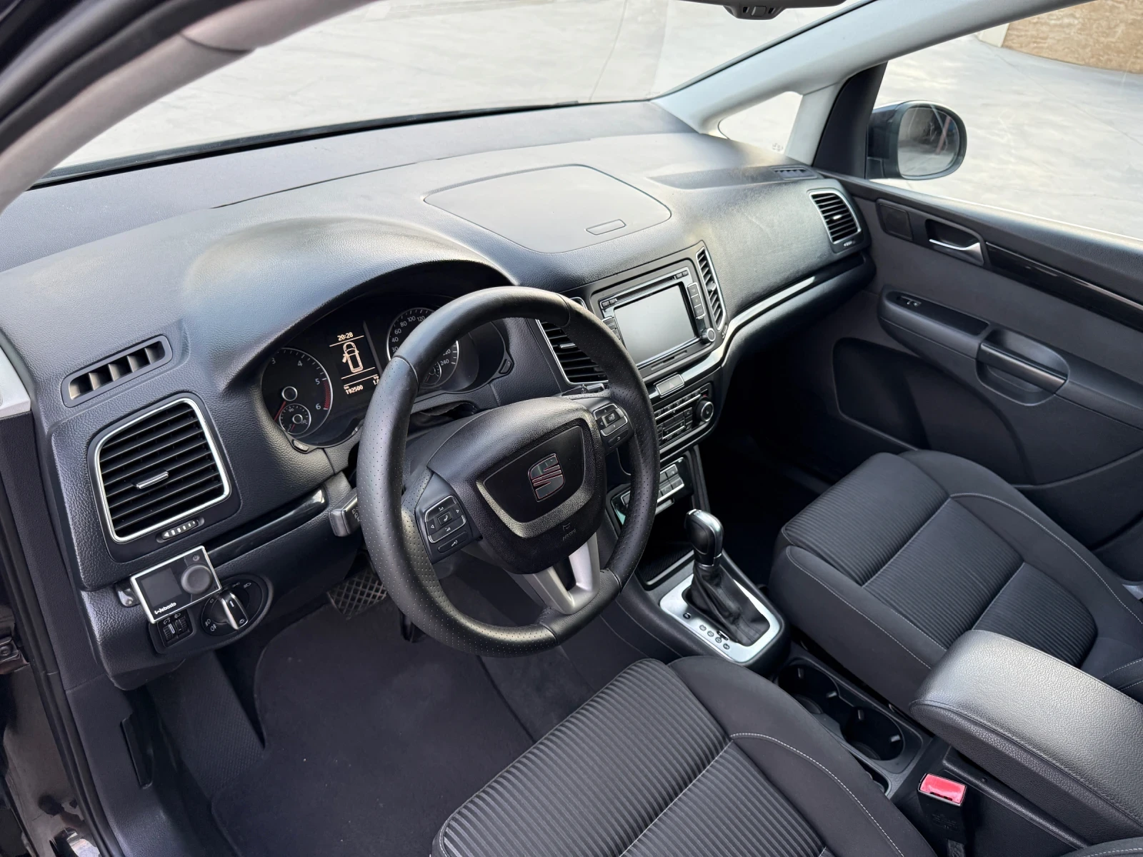 Seat Alhambra 2.0TDI, снимка 7 - Автомобили и джипове - 55425939